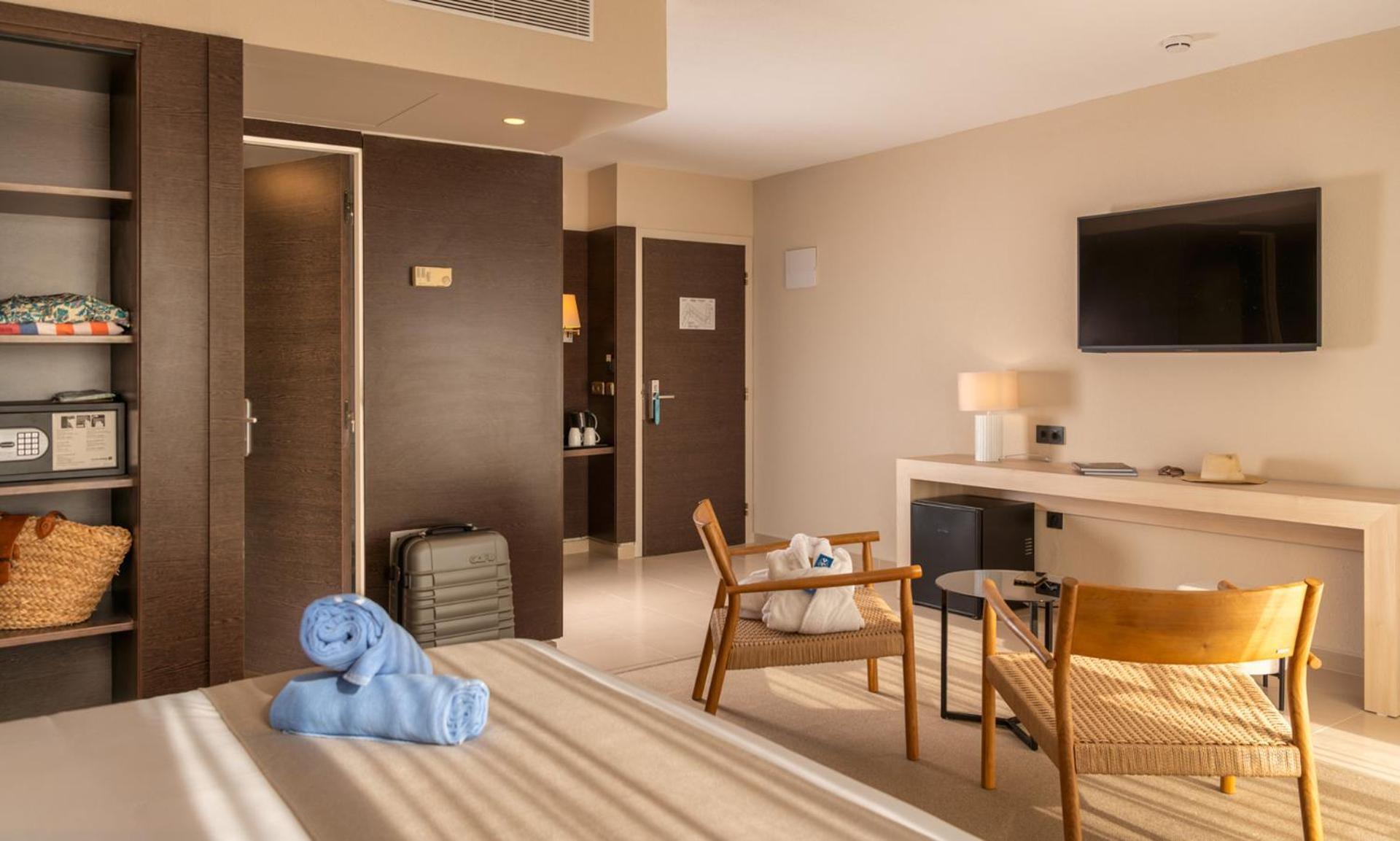 Aqua Hotel The Breeze (Adults Only +18) All Inclusive Santa Susanna Exterior foto